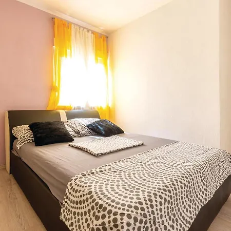 Cozy In With Wifi Apartment Zrnovnica